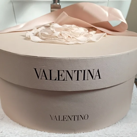 Valentino Fragrance Storage Box - Picture 2 of 6